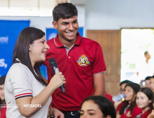 Estudiantes de Las Tablas son orientados en carreras prioritarias con el POVE