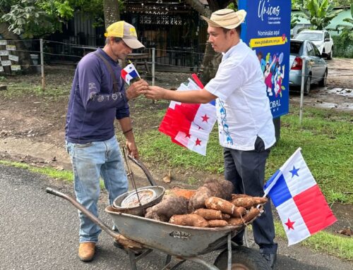 Funcionarios del Ministerio de Trabajo y Desarrollo Laboral en La provincia de Los Santos realizan entrega de banderas dando inicio a las Efemérides Patrias