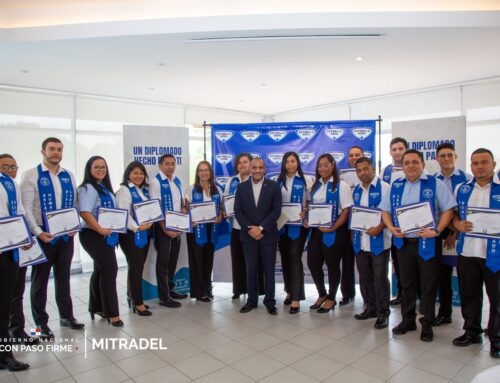 Secretario General Darío Sandoval Shaik participa en la clausura del primer diplomado en Gestión Laboral y Relaciones Humanas