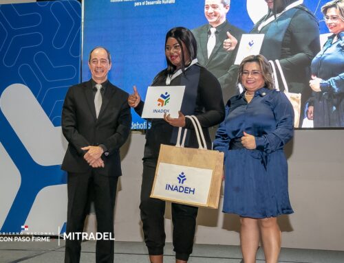 Mitradel participa en graduación masiva de formación profesional