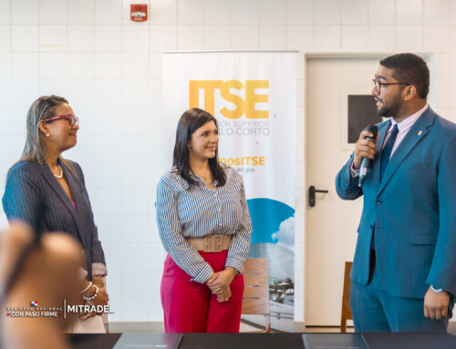 Ministra de Trabajo realiza recorrido por el Instituto Técnico Superior Especializado